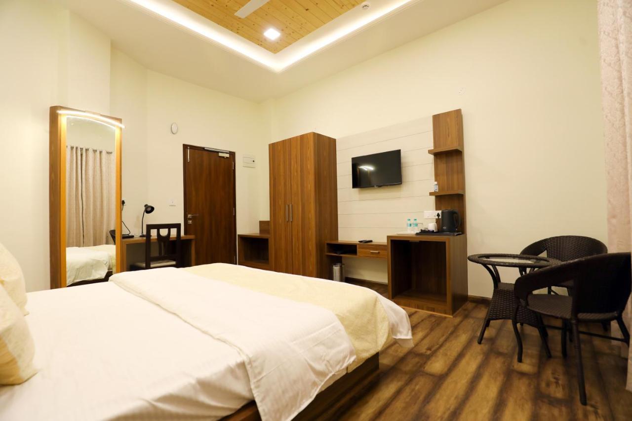 Hotel Le Halcyon , Kasauli Солан Экстерьер фото