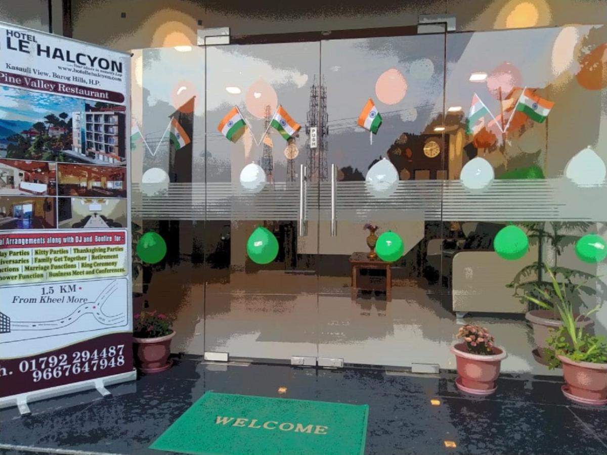 Hotel Le Halcyon , Kasauli Солан Экстерьер фото