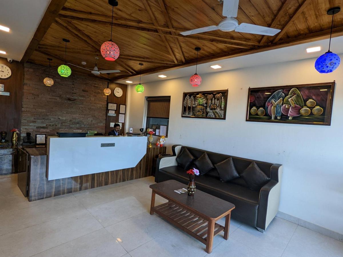 Hotel Le Halcyon , Kasauli Солан Экстерьер фото