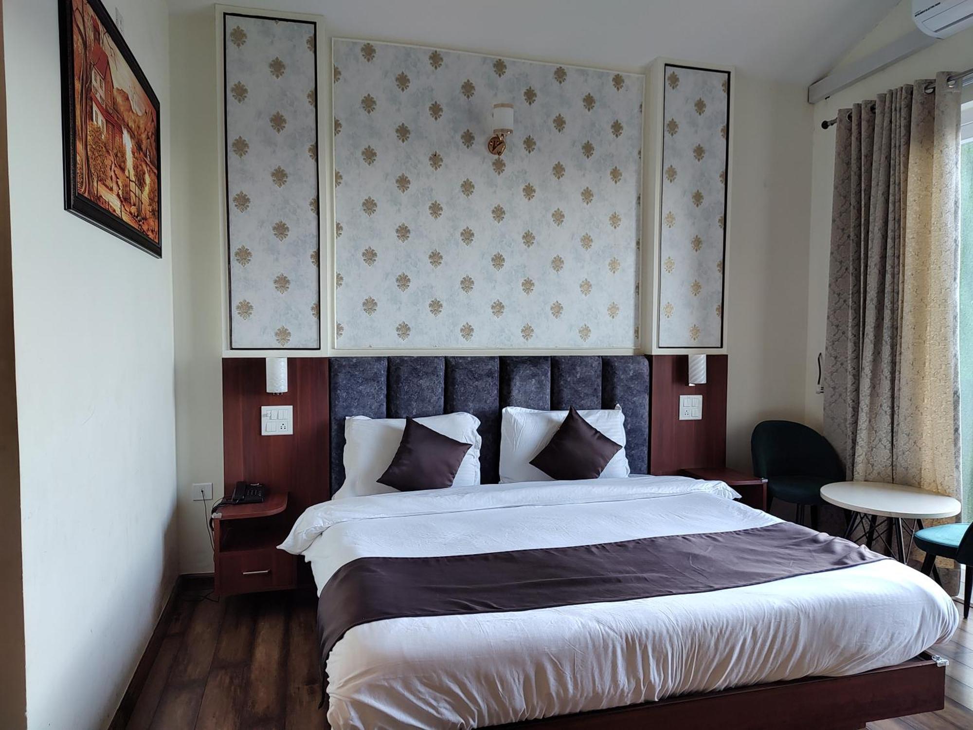 Hotel Le Halcyon , Kasauli Солан Экстерьер фото