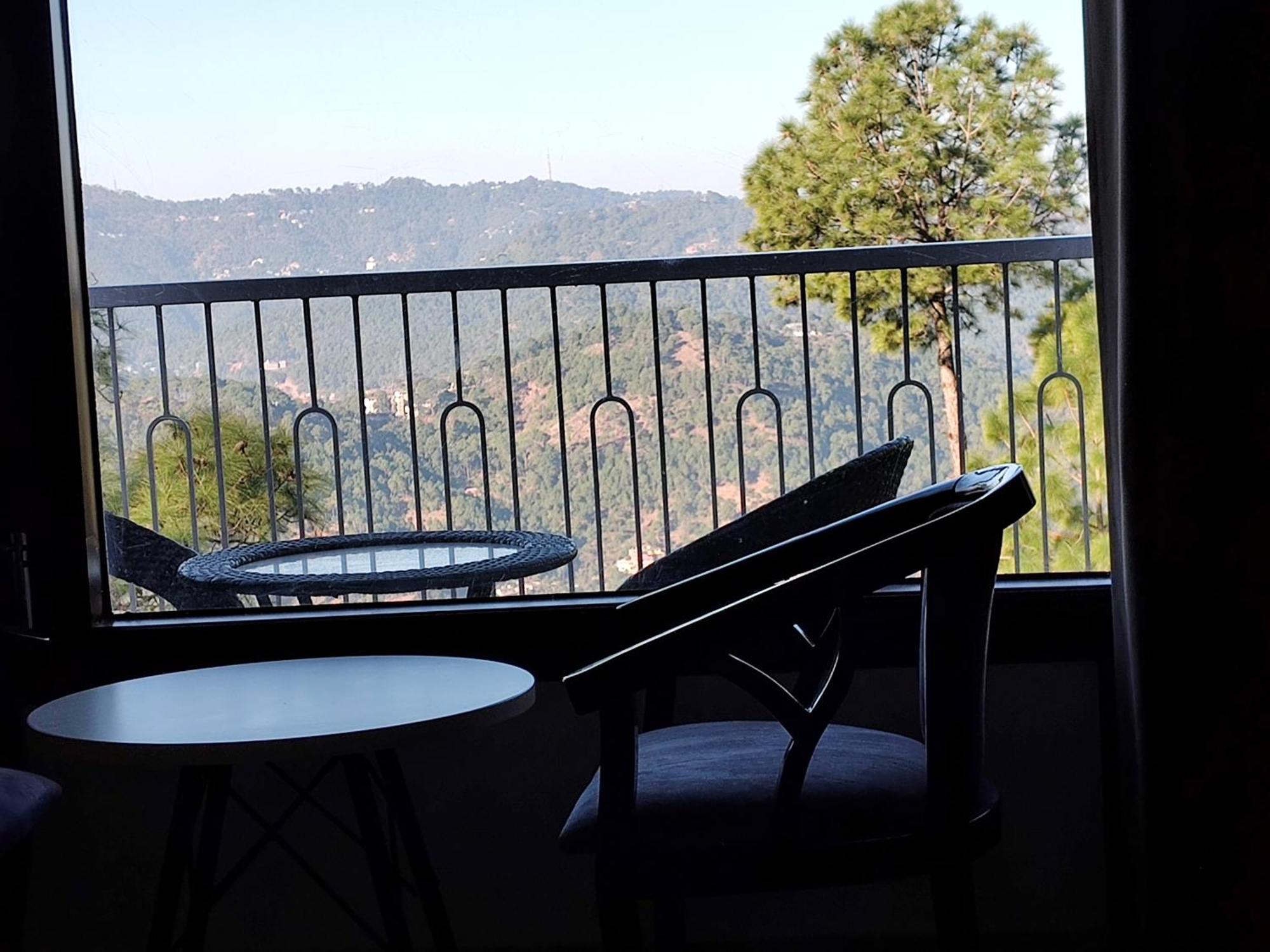 Hotel Le Halcyon , Kasauli Солан Экстерьер фото