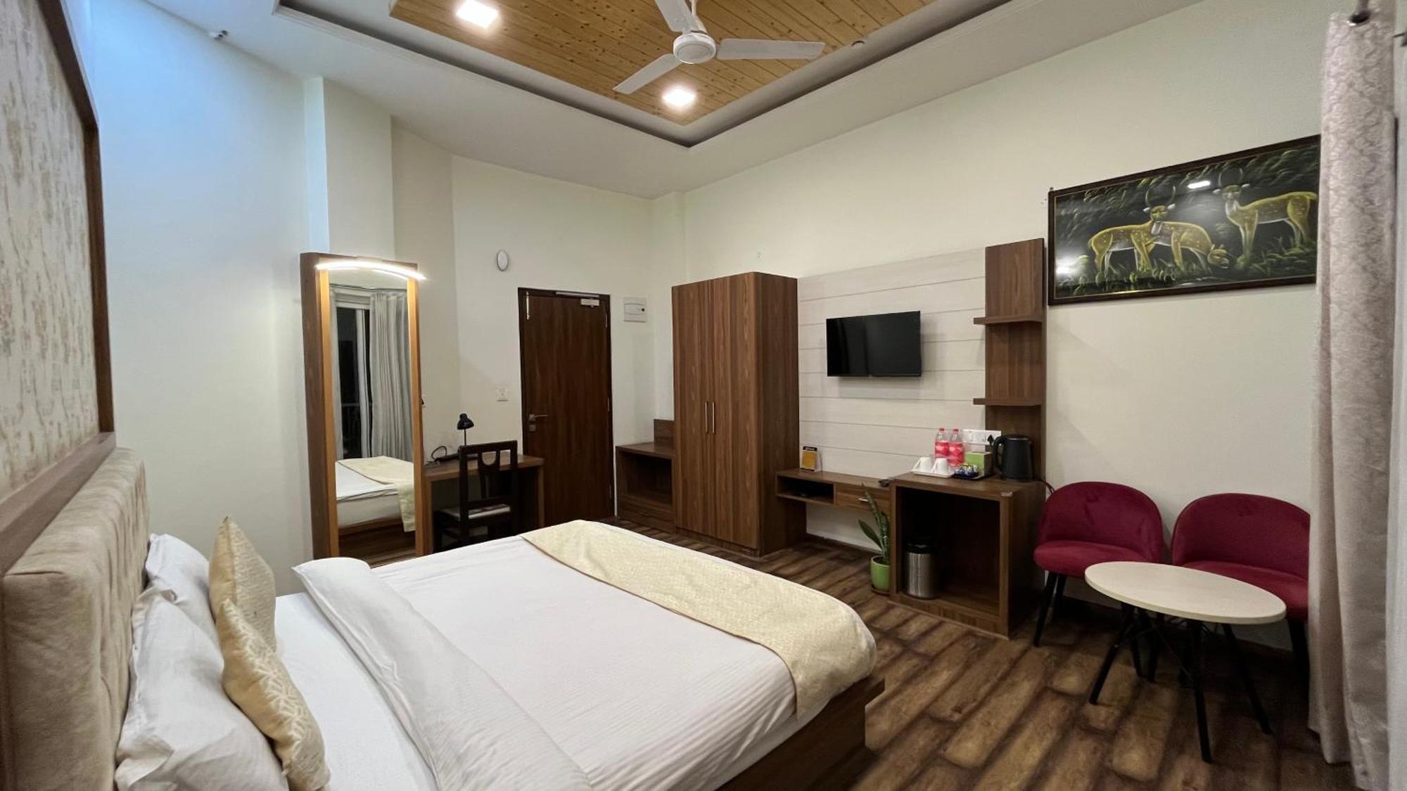 Hotel Le Halcyon , Kasauli Солан Экстерьер фото